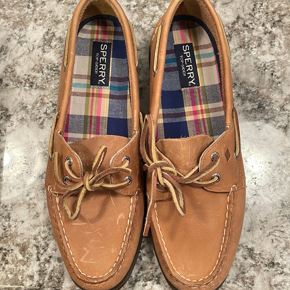 Brand new in box Sperry Sahara size 9.